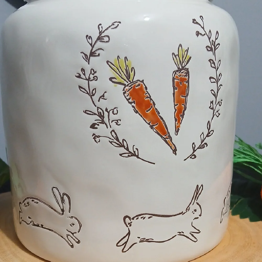 Whimsical Bunny and Carrot Ceramic Canister NWT - Picture 4 of 12